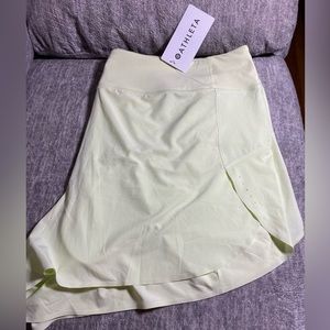 Athleta Run With It 3.5” shorts, size 3X, light lime